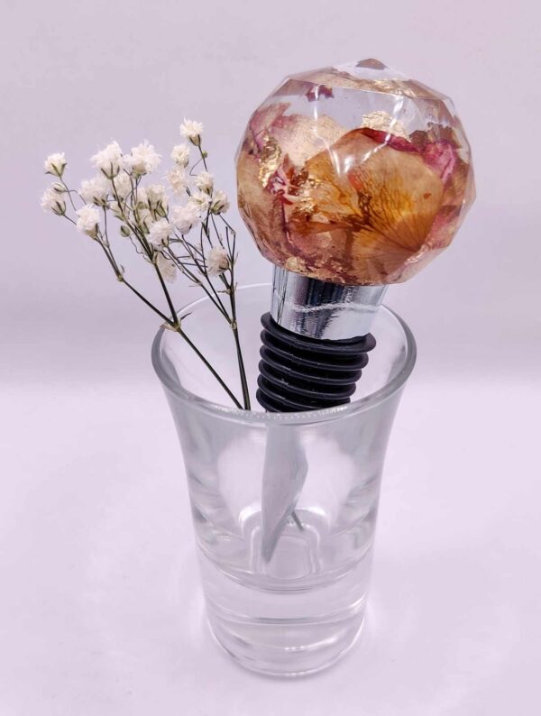 Wine bottle stopper (Rose petals)